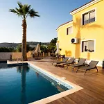 Casa Alba Modern Boho With Private Pool Near To Sea, Paphos