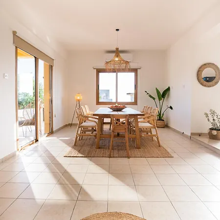 Villa Casa Alba Modern Boho With Private Pool Near To Sea, Paphos Peyia