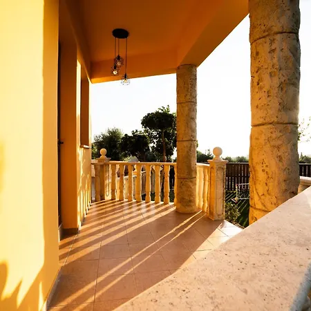 Casa Alba Modern Boho With Private Pool Near To Sea, Paphos Villa